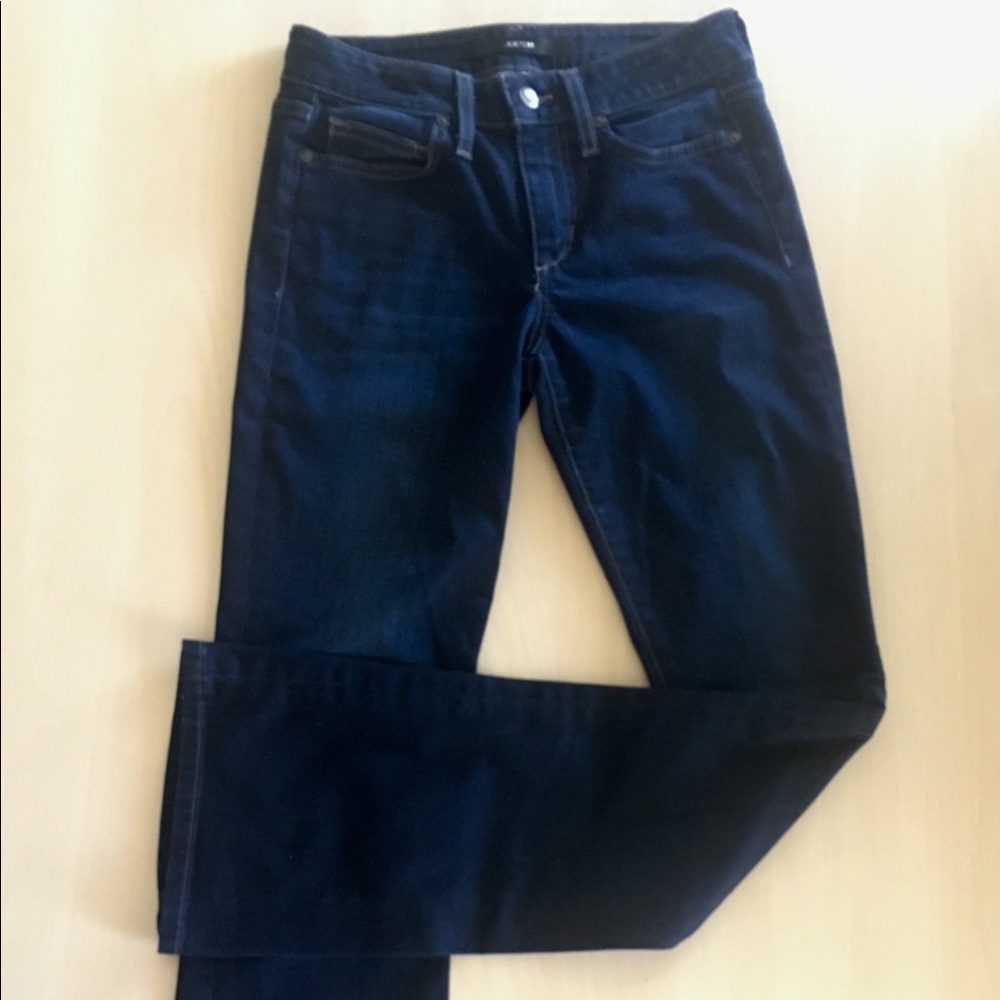 Joe’s Jeans Size 26 CURVY BOOTCUT Dark wash